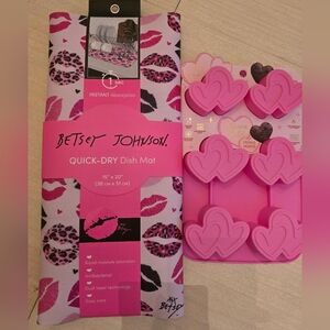 Betsey Johnson Pink and Black Lip Print Dish Mat Bundle with Silicone Molds, NWT